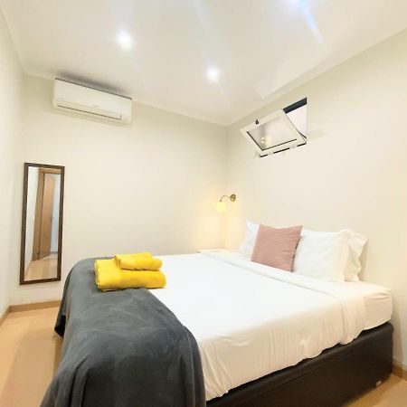 Apartment In The Center Next To The Parliament Lisbon Luaran gambar