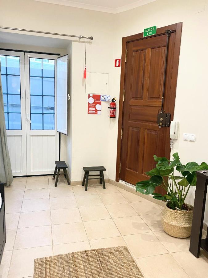 Apartment In The Center Next To The Parliament Lisbon Luaran gambar